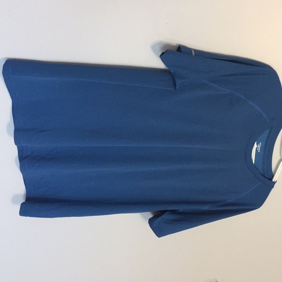 T-Shirt - Picture 1 of 3